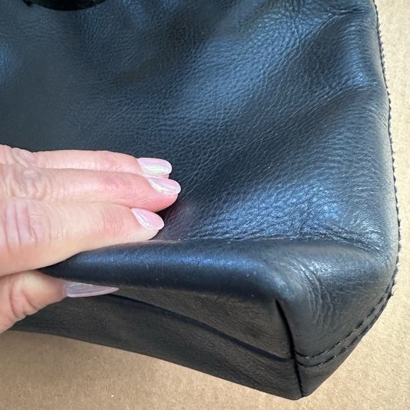 VGUC Madewell black zip-top transport crossbody bag - Picture 4 of 14